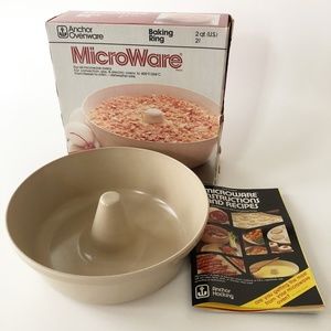 VTG Anchor Hocking Ovenware Microwave Baking Ring